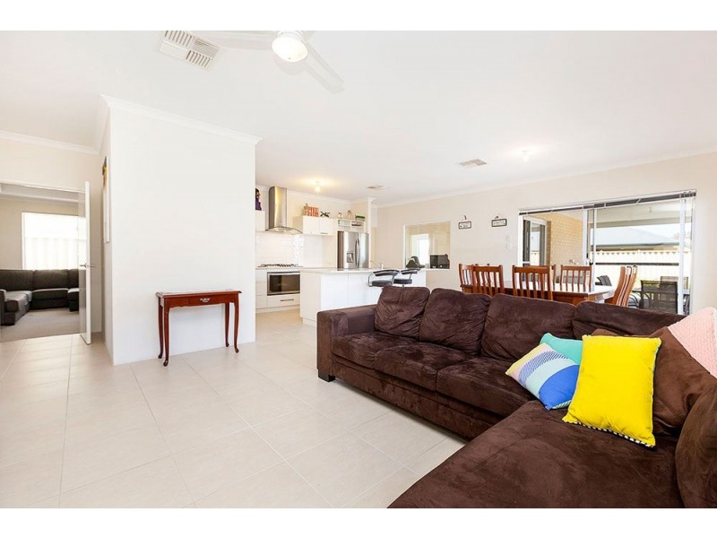 8 Blossom Chase, Aubin Grove WA 6164