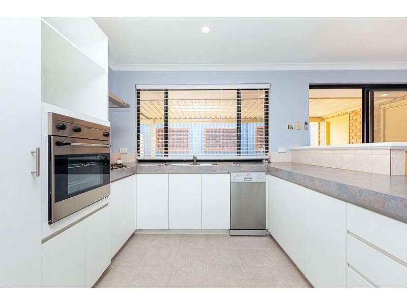 2/68 Garden Road, Spearwood WA 6163