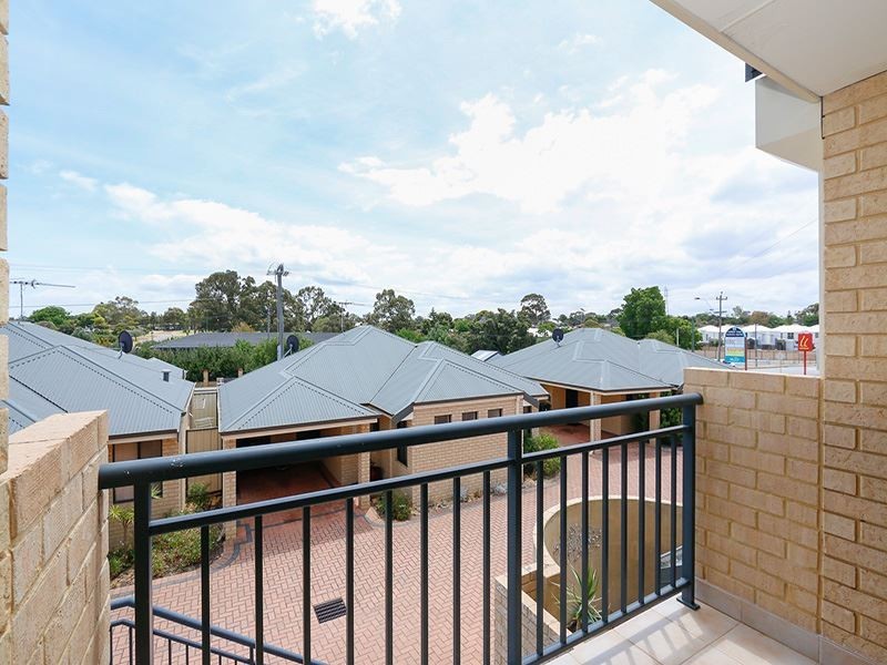 15/89 Forrest Rd, Hamilton Hill WA 6163