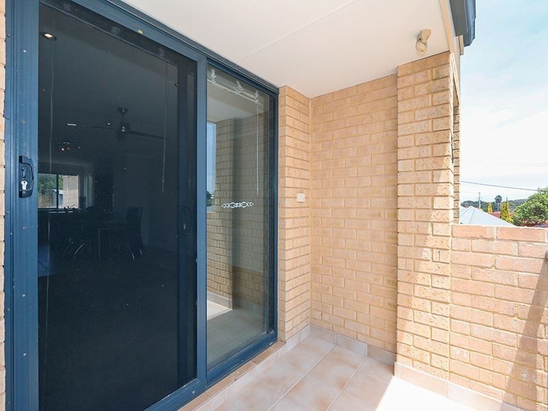 15/89 Forrest Rd, Hamilton Hill WA 6163