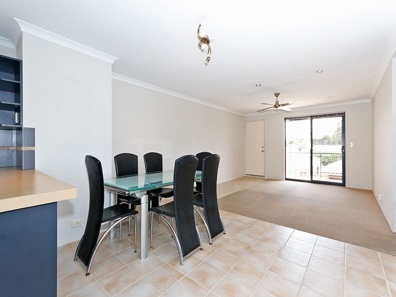 15/89 Forrest Rd, Hamilton Hill WA 6163