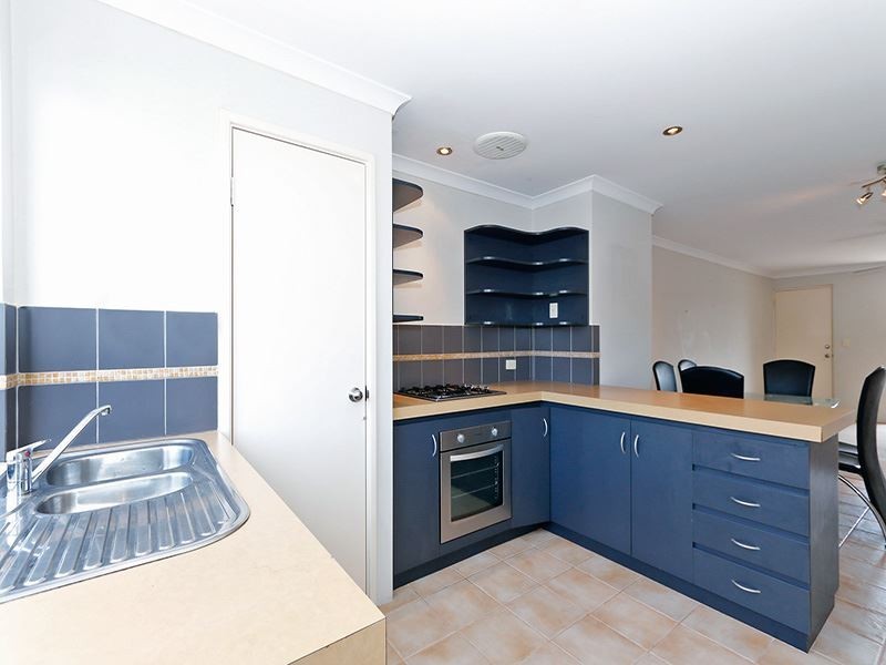 15/89 Forrest Rd, Hamilton Hill WA 6163