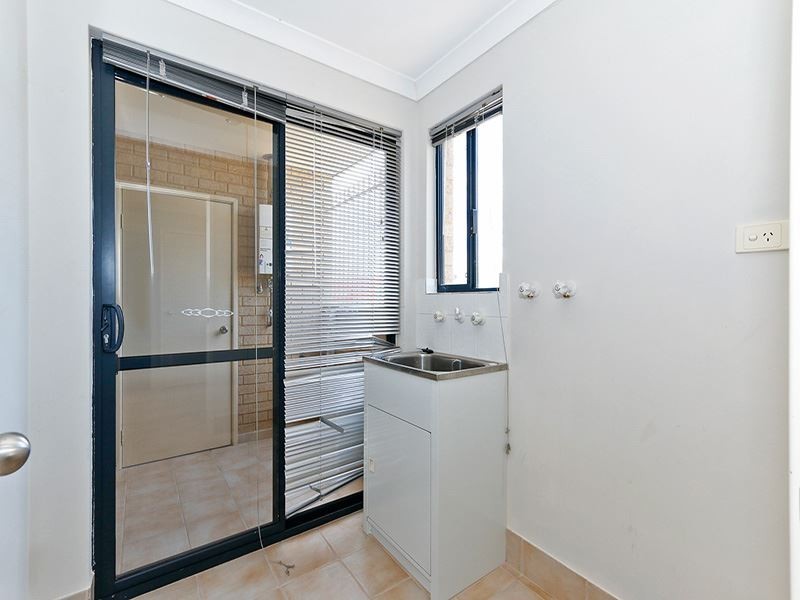 15/89 Forrest Rd, Hamilton Hill WA 6163