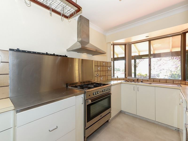 3 Ives Close, Samson WA 6163