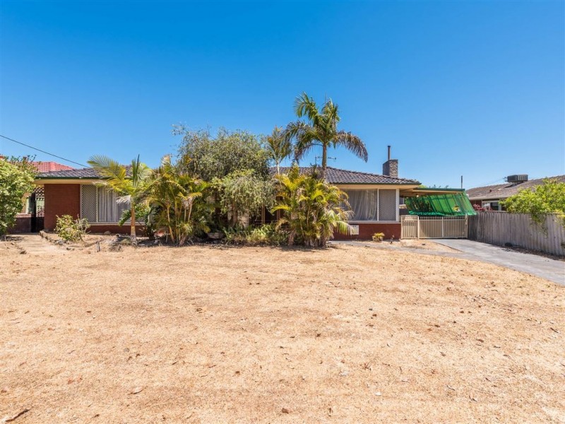 6 Lorenzo Street, Thornlie WA 6108