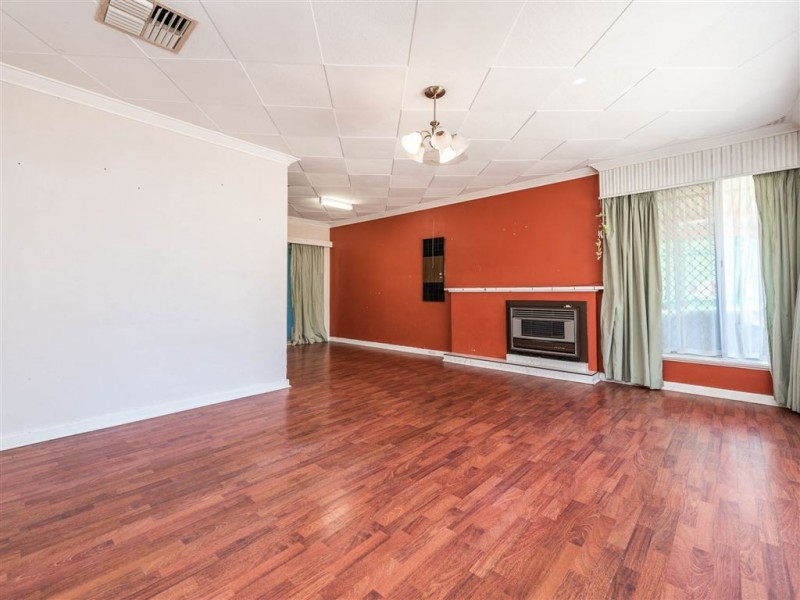 6 Lorenzo Street, Thornlie WA 6108