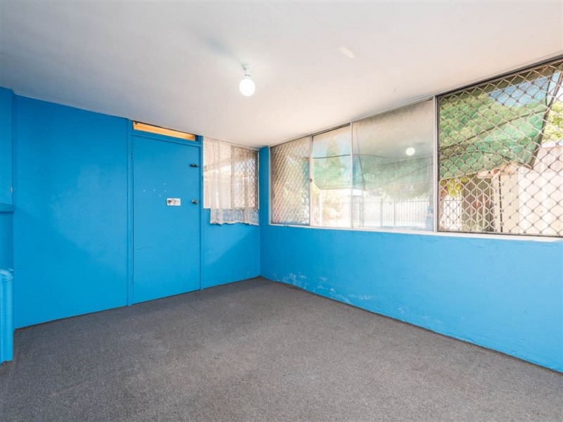 6 Lorenzo Street, Thornlie WA 6108