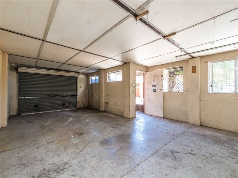 6 Lorenzo Street, Thornlie WA 6108