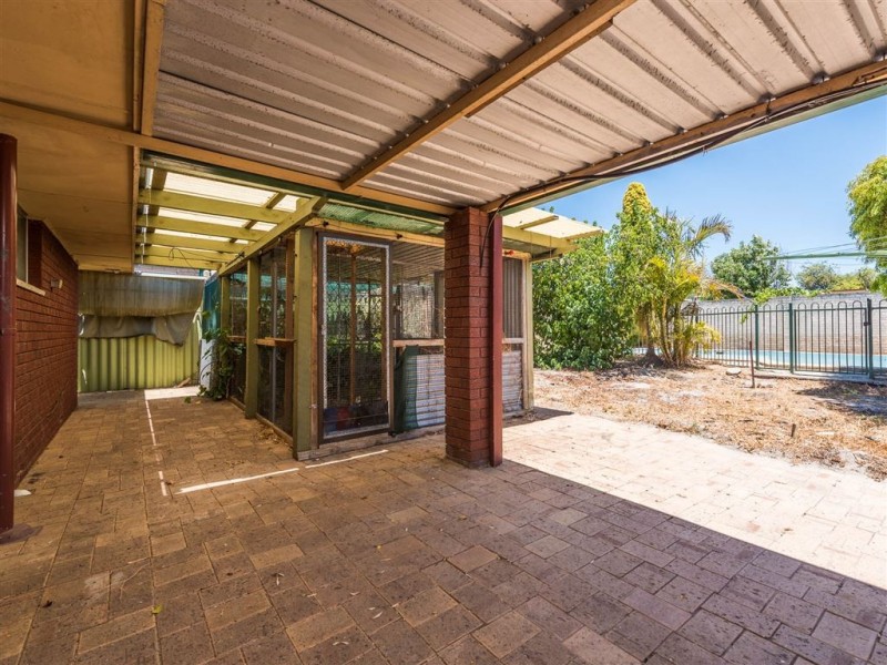 6 Lorenzo Street, Thornlie WA 6108