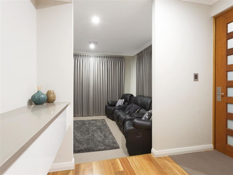 30 Elderflower Street, Banjup WA 6164