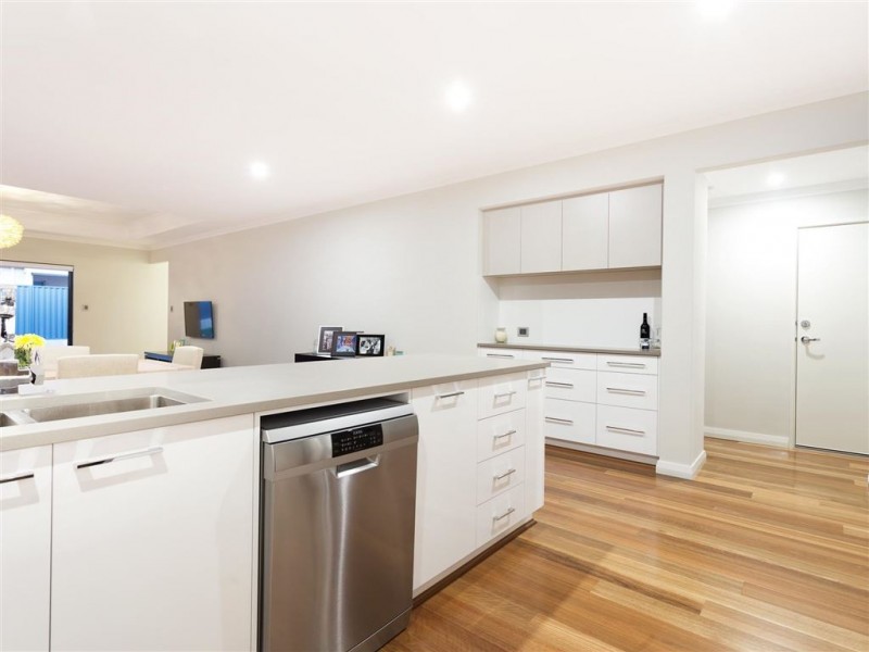 30 Elderflower Street, Banjup WA 6164