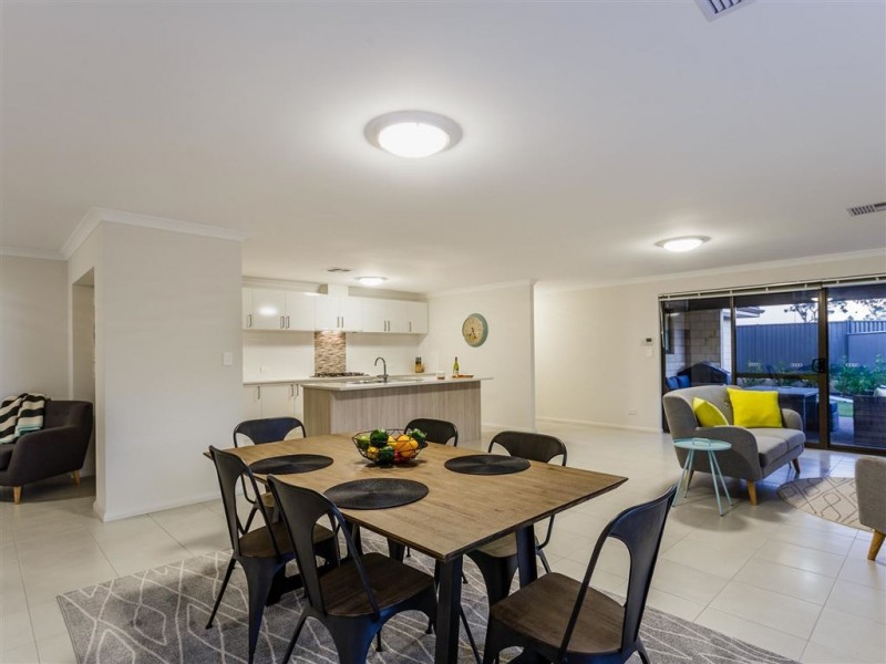 16 Edmonton Loop, Baldivis WA 6171