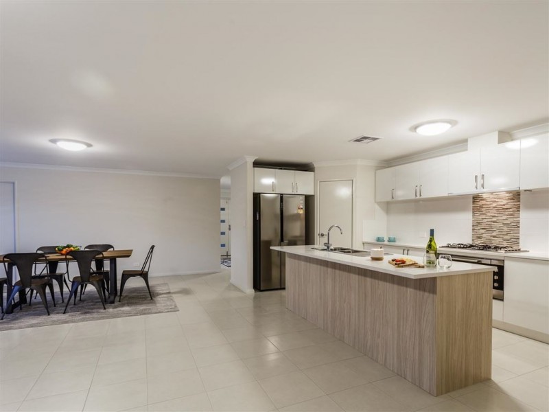 16 Edmonton Loop, Baldivis WA 6171