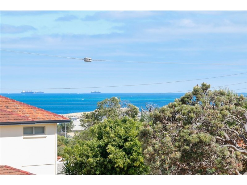 33 Beach Road, Coogee WA 6166