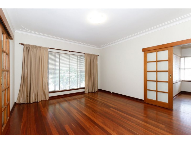 33 Beach Road, Coogee WA 6166