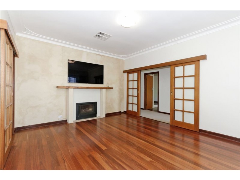 33 Beach Road, Coogee WA 6166