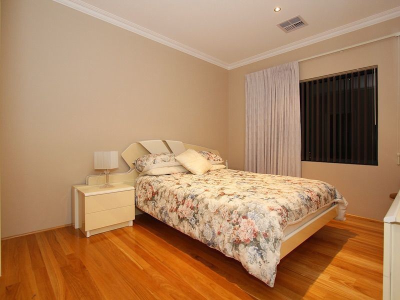 19 Hayward Parade, Coogee WA 6166