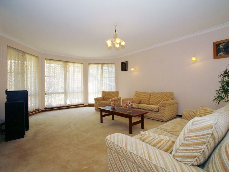 34 Jade Street, Mount Richon WA 6112