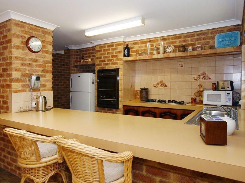 34 Jade Street, Mount Richon WA 6112