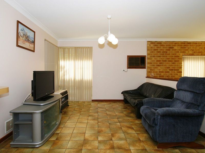 34 Jade Street, Mount Richon WA 6112