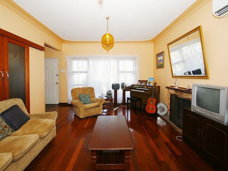 156 Forrest Road, Hamilton Hill WA 6163