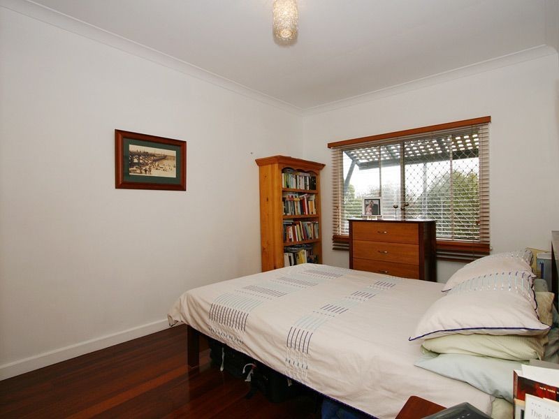 18 howson street, Hilton WA 6163
