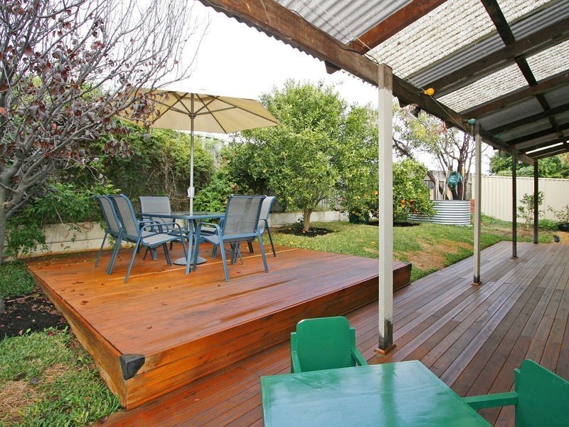 18 howson street, Hilton WA 6163