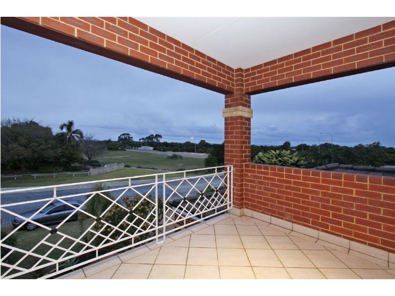 1 Amity Boulevard, Coogee WA 6166