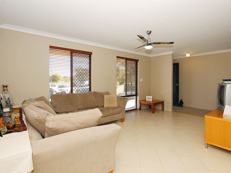 10 Lamarck Place, Heathridge WA 6027