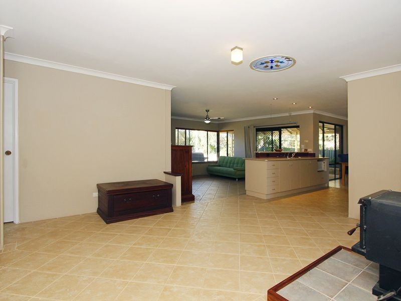 10 Lamarck Place, Heathridge WA 6027