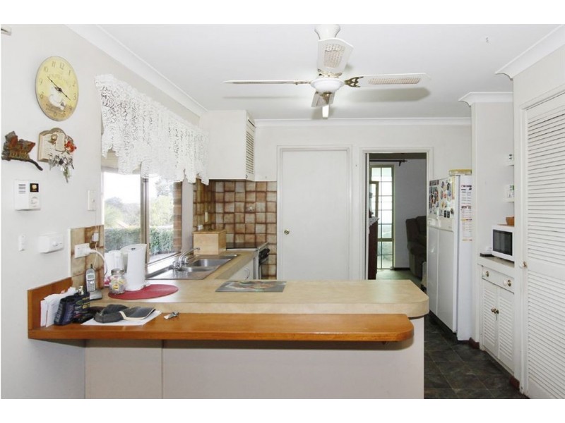 10 Milton Place, Munster WA 6166