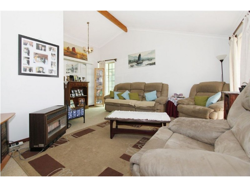 10 Milton Place, Munster WA 6166