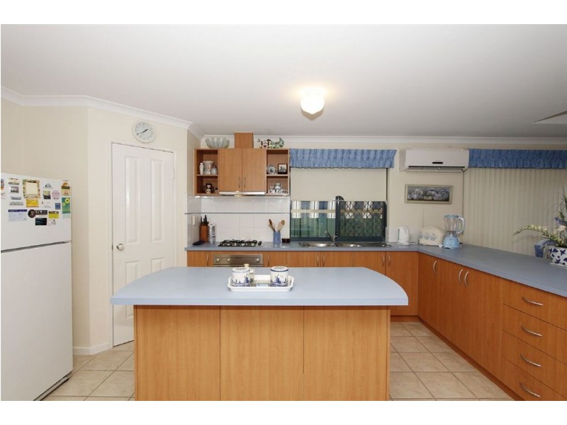 12A Ellesmere Circuit, Success WA 6164