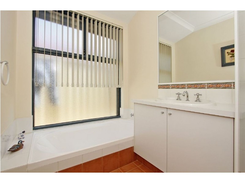 12A Ellesmere Circuit, Success WA 6164