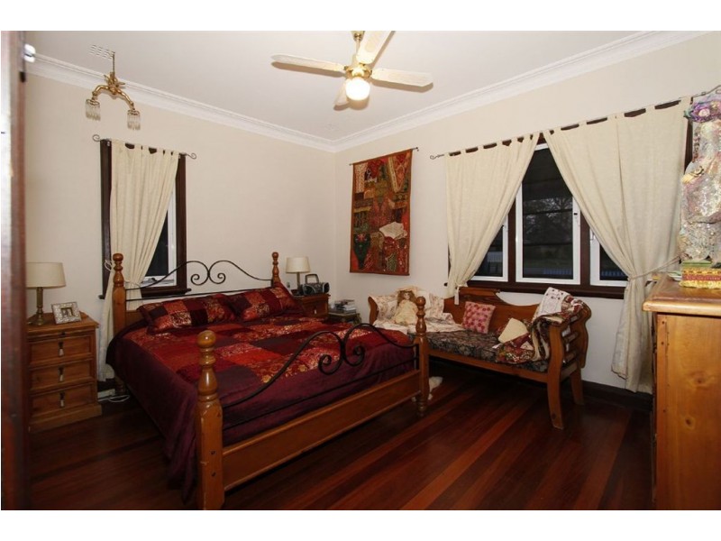 52 Nicholas Crescent, Hilton WA 6163