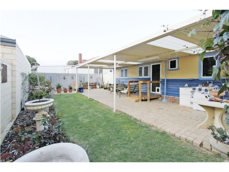52 Nicholas Crescent, Hilton WA 6163