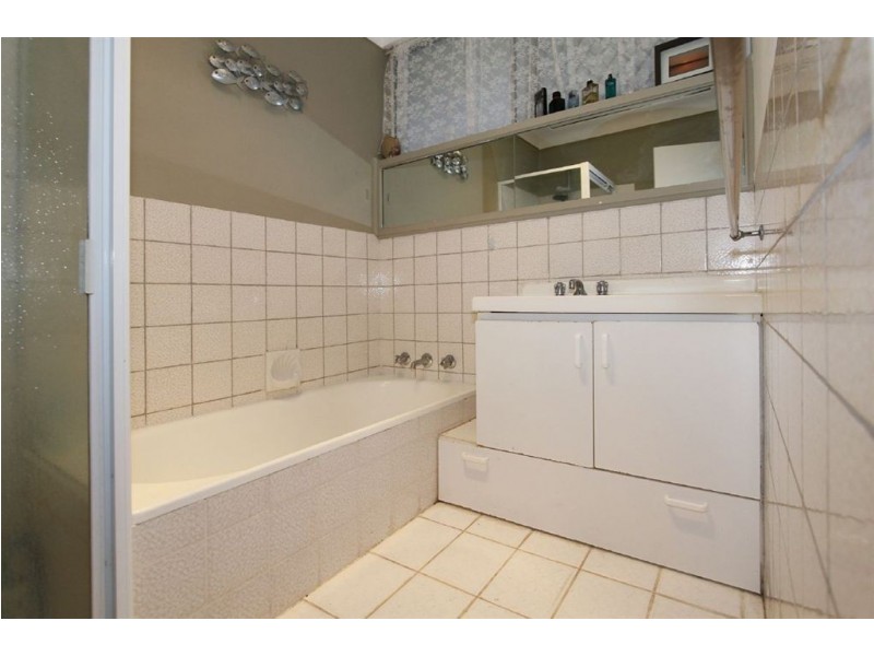 24 Pass Crescent, Beaconsfield WA 6162