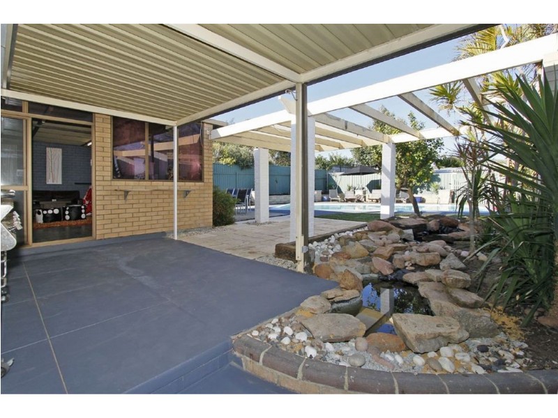 24 Pass Crescent, Beaconsfield WA 6162