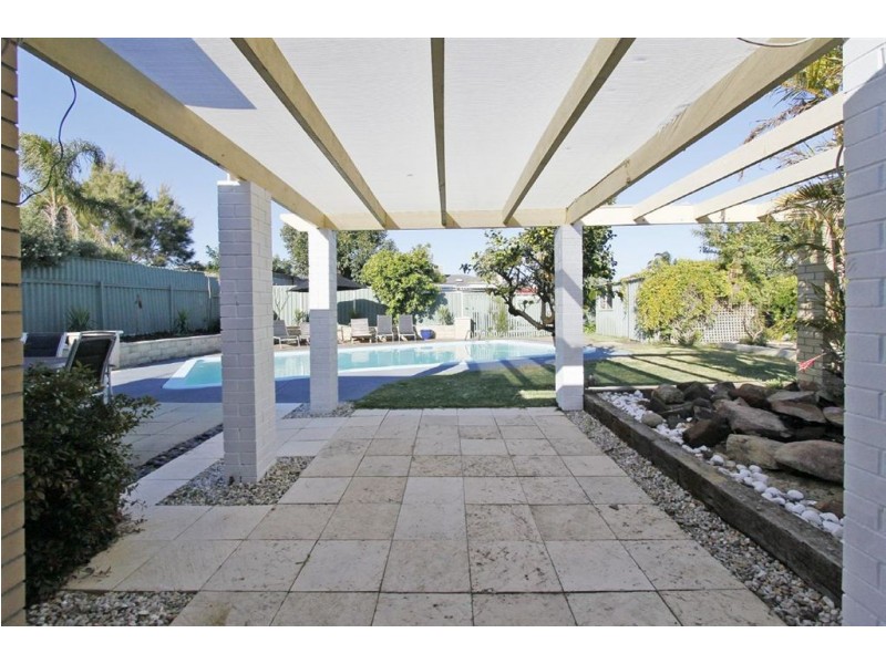 24 Pass Crescent, Beaconsfield WA 6162