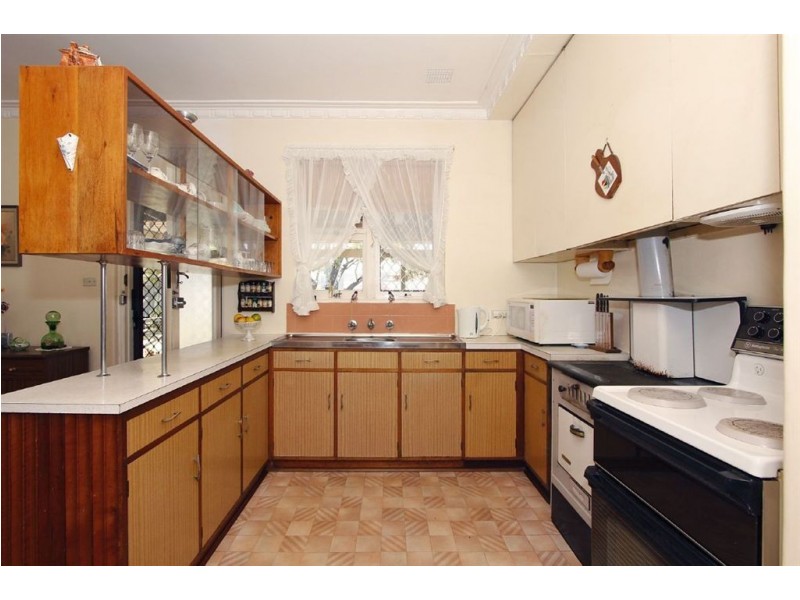 31 Windfield Road, Melville WA 6156