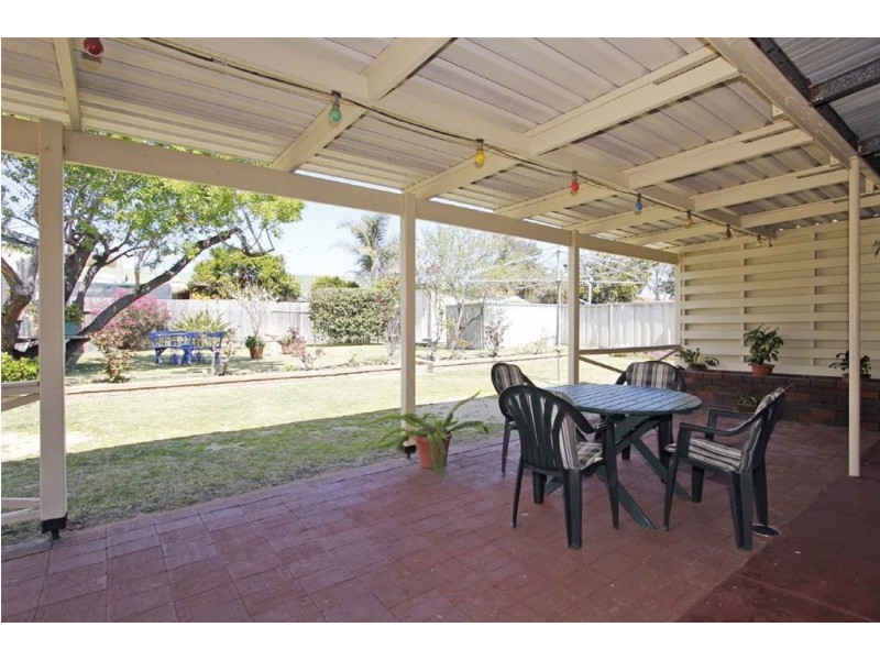 31 Windfield Road, Melville WA 6156