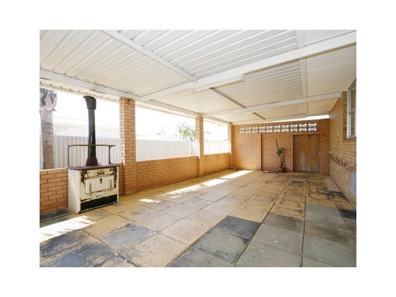 452 Rockingham Road, Munster WA 6166