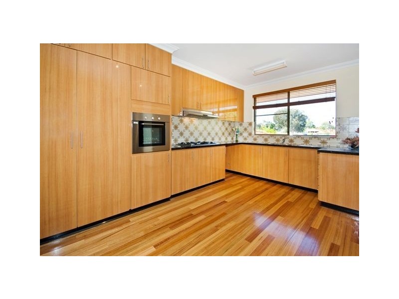 35 Edeline Street, Spearwood WA 6163