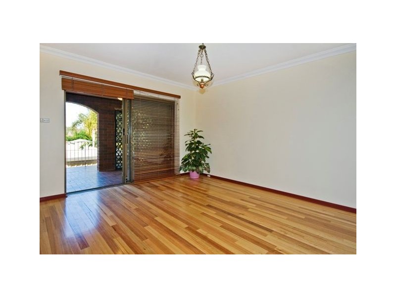 35 Edeline Street, Spearwood WA 6163