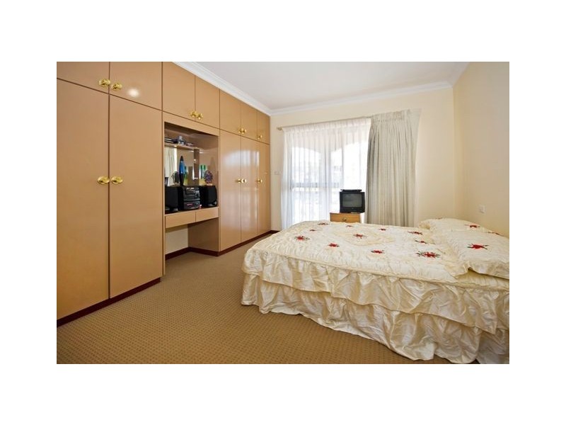 35 Edeline Street, Spearwood WA 6163