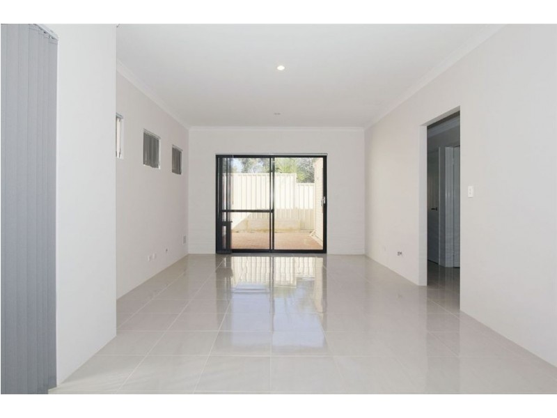 12 Magnet Close, Munster WA 6166