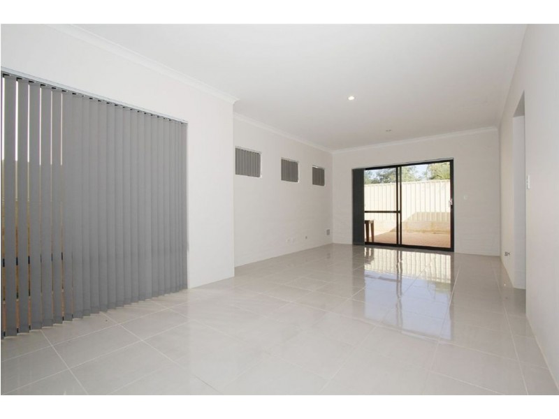 12 Magnet Close, Munster WA 6166