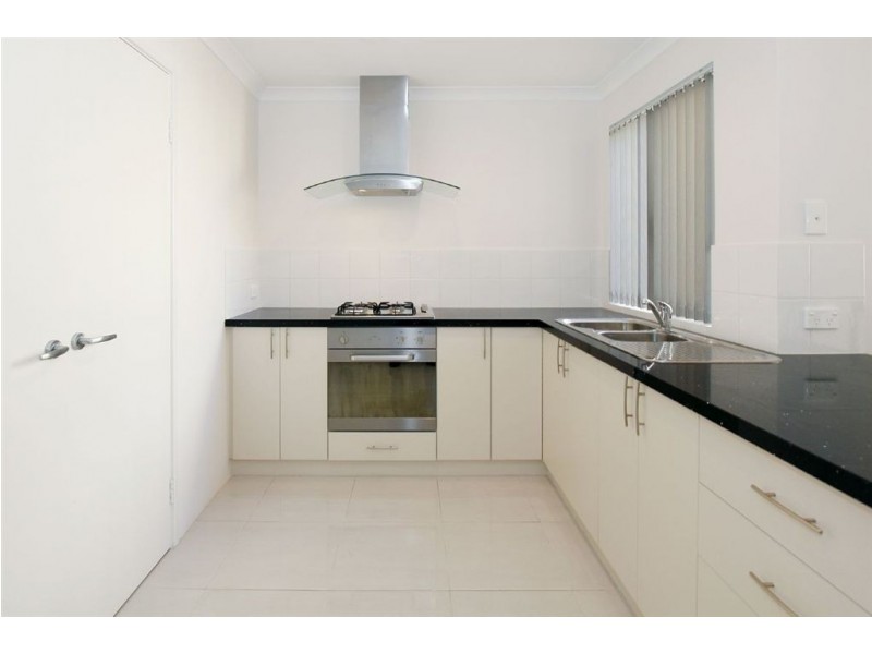 12 Magnet Close, Munster WA 6166