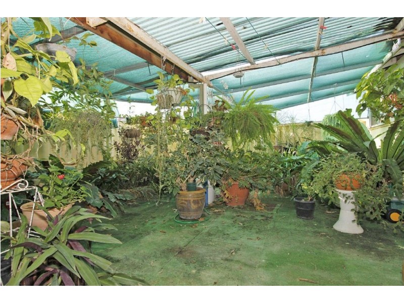 5 Redmond Rd, Hamilton Hill WA 6163