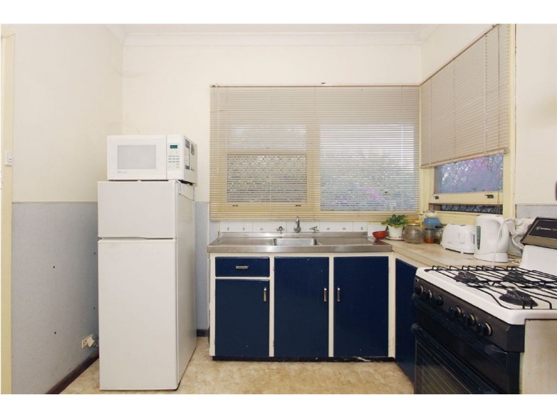 38 Redmond Road, Hamilton Hill WA 6163